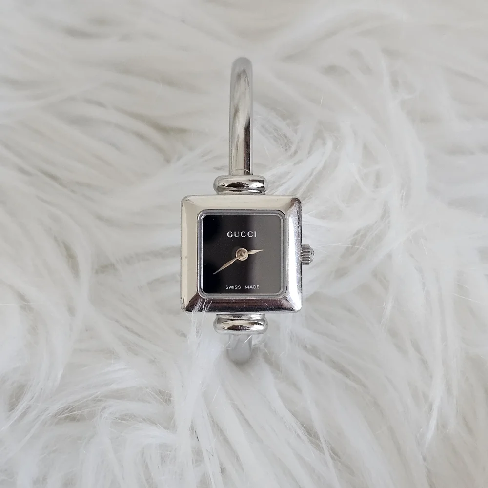 ❌SOLD ❌ 🖤 Gucci Watch 🖤 - Picture 3 of 9